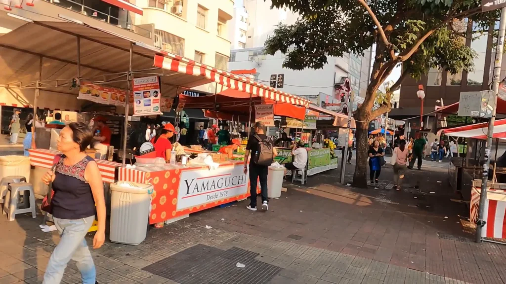 Descubra o Sabor e a Cultura do Bairro da Liberdade: Guia Completo de Comidas e Preços 9 Sabor e a Cultura do Bairro da Liberdade