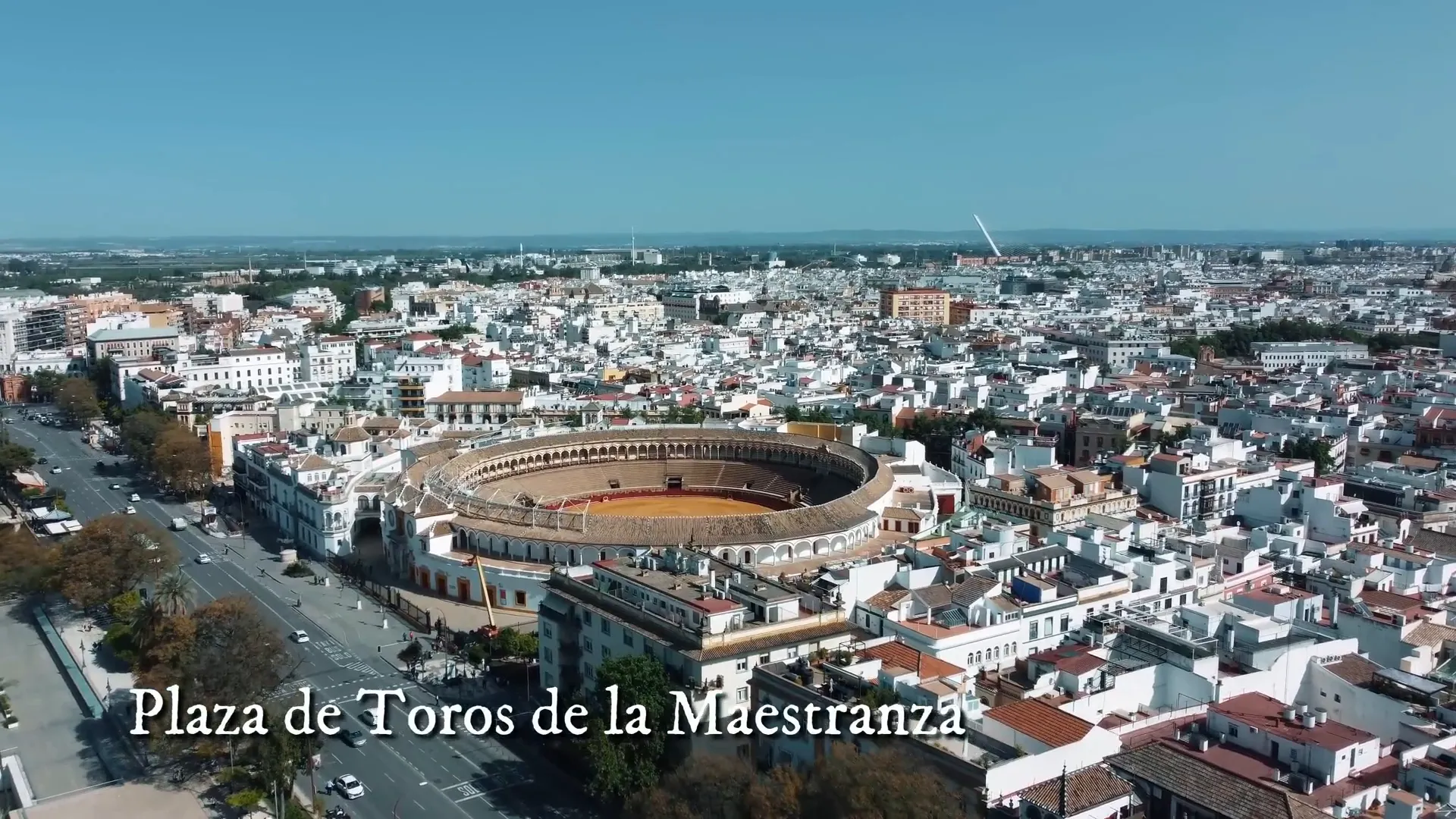 Sevilha: Tradição, Fé e Emoção na Espanha 4 Plaza de Touros de La Maestranza com sua arquitetura histórica