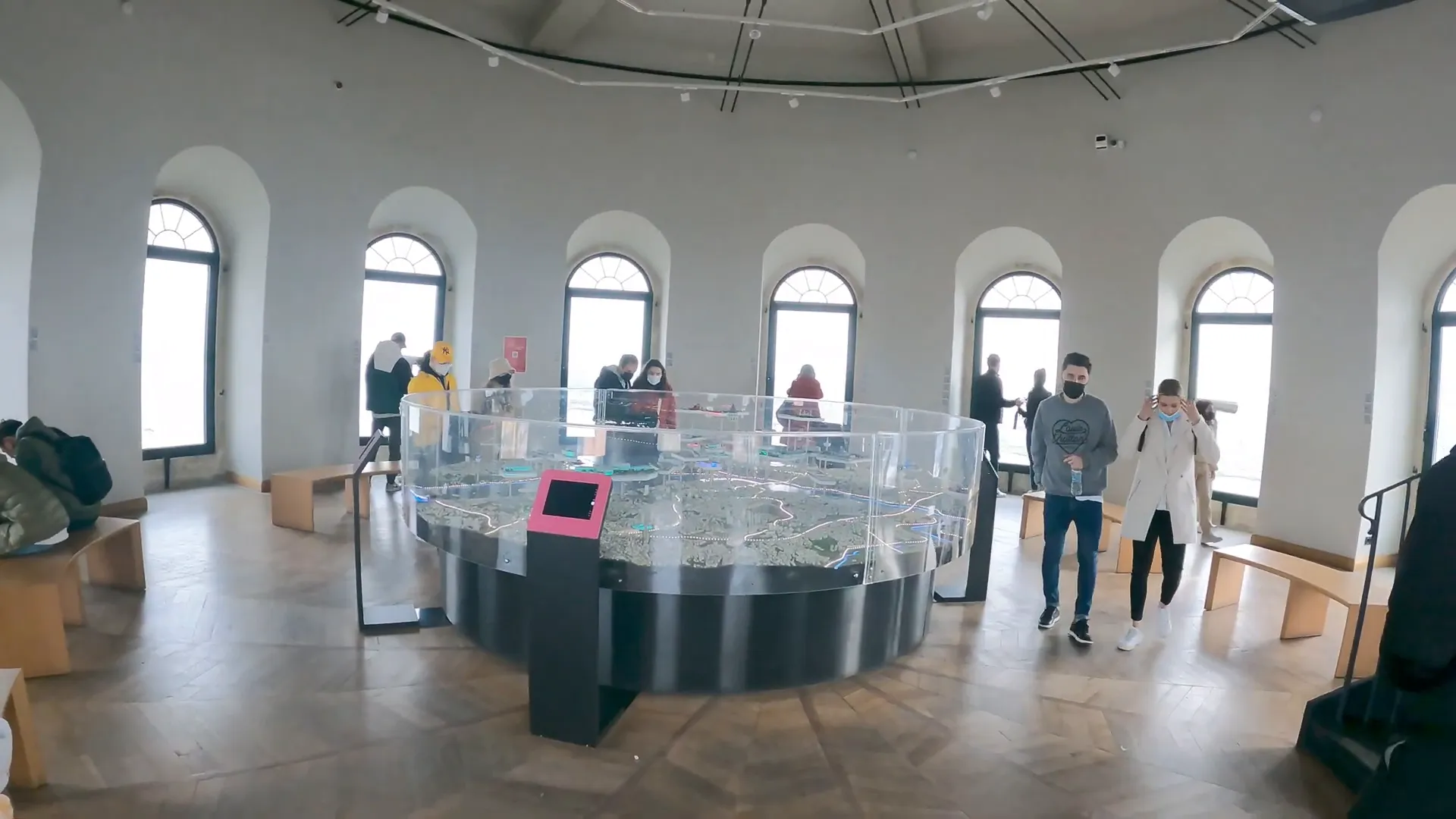 TORRE GÁLATA: Construída em 1349 Uma das mais antigas do mundo Istambul Turquia 5 Maquete gigante de Istambul dentro da Torre Gálata Turquia