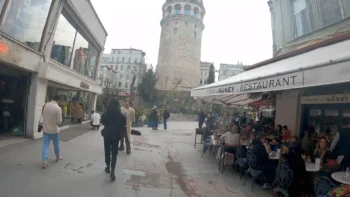 TORRE GÁLATA:  Construída em 1349 Uma das mais antigas do mundo Istambul Turquia