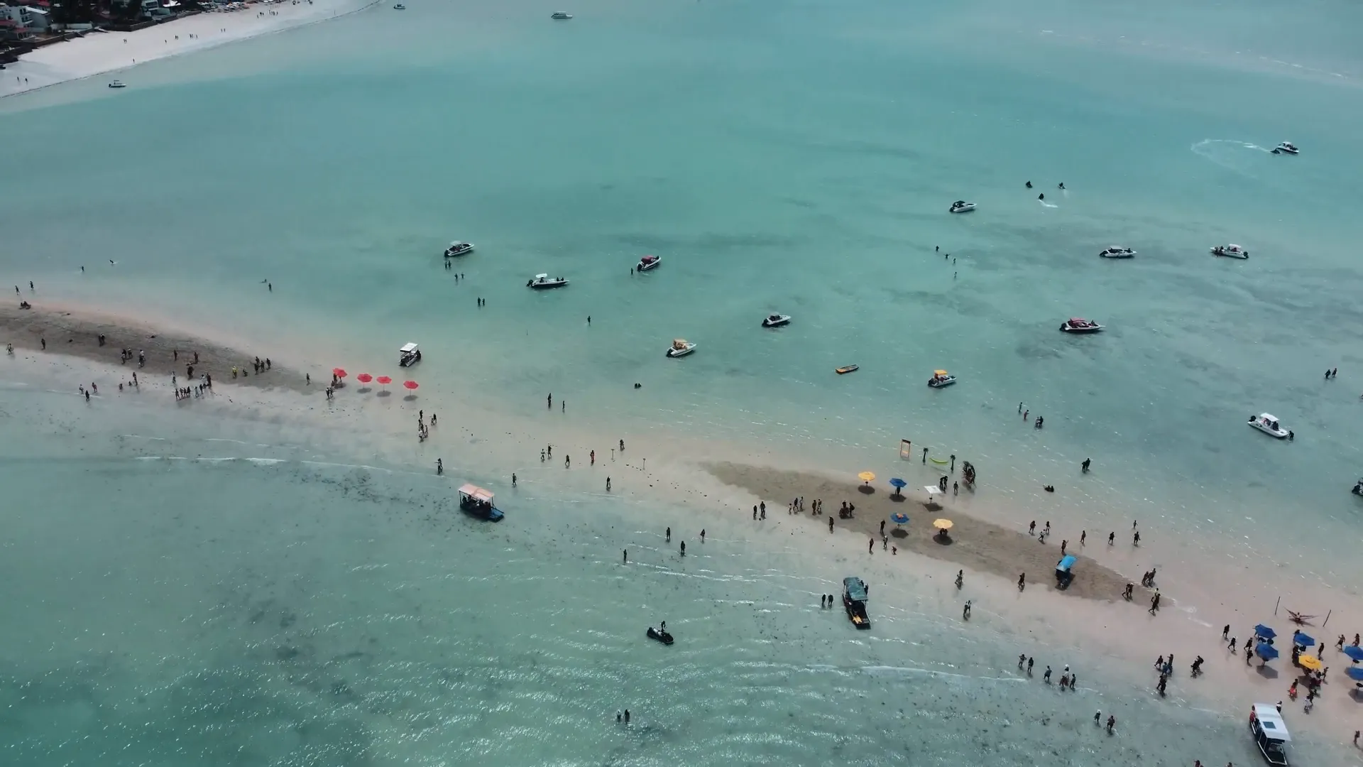 O incrível Caminho de Moisés em Maragogi: um fenômeno imperdível! 1 Vista do Caminho de Moisés em Barra Grande, Maragogi, com águas cristalinas e céu azul