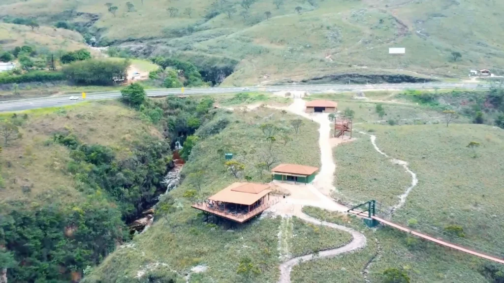 Capitólio: Explorando Cânions, Cachoeiras e Piscinas Naturais – Guia Completo para Sua Viagem 1 Entrada do Mirante dos Cânions em Capitólio