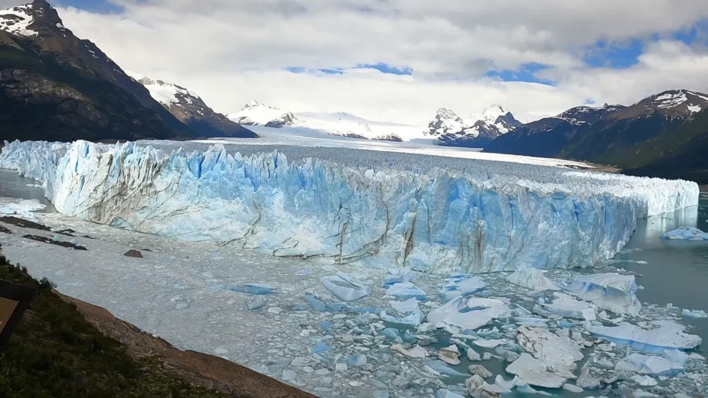 Você Precisa Conhecer o Glaciar Perito Moreno: Um Espetáculo Natural da Patagônia Argentina 1 Vista das passarelas para o Glaciar Perito Moreno