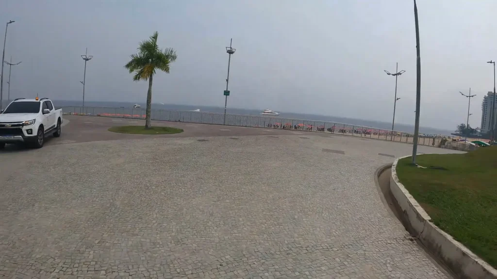 Praia da Ponta Negra às margens do Rio Negro em Manaus o que fazer em Manaus