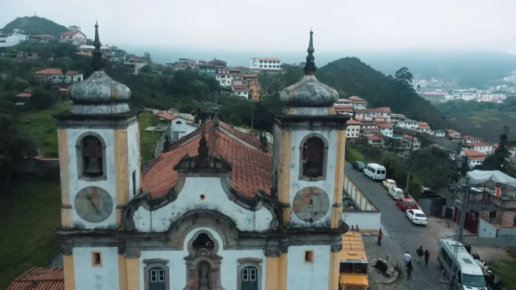 Viagem no Tempo pelas Cidades Históricas de Minas: Ouro Preto, Congonhas, Mariana e Sabará 4 Igreja de Santa Efigênia, fachada barroca