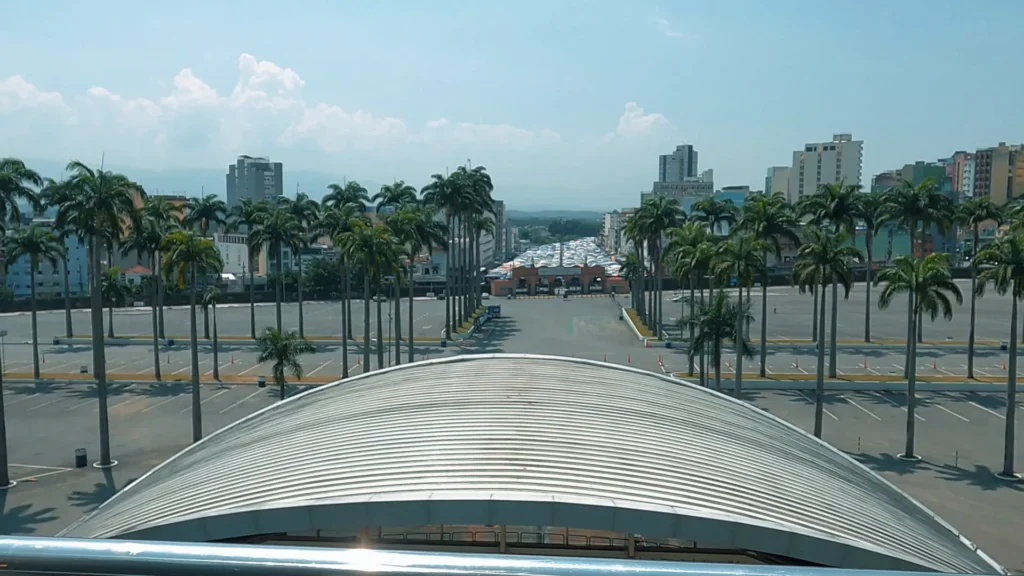 Feirinha em frente ao Santuário de Aparecida