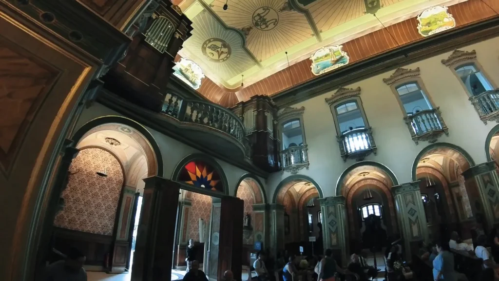 Interior da Basílica Histórica de Aparecida