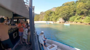 Paraty: Dicas e Preços para um Passeio de Escuna Inesquecível