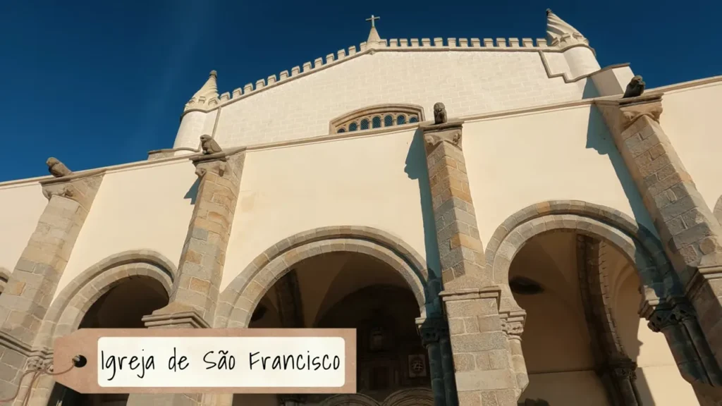 Entrada da Igreja de São Francisco em Évora